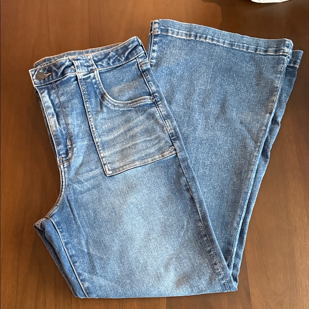 American Eagle Super Hi-Rise Flare Jeans
